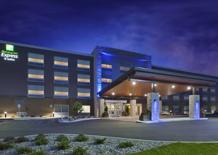 Holiday Inn Express & Suites Grand Rapids Airport North, An Ihg Hotel